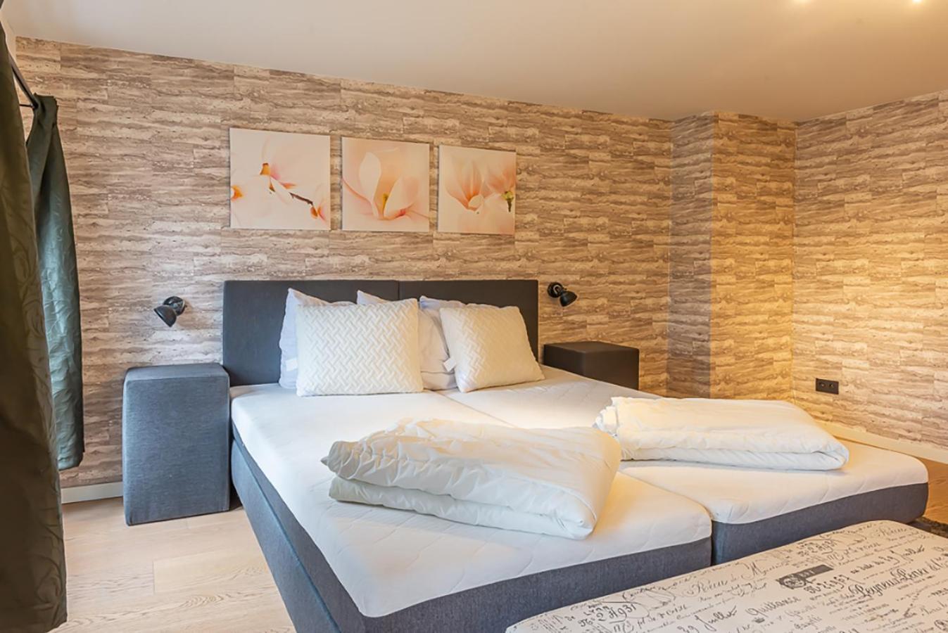 Guesthouses By Hotel Van Eyck Maaseik Exterior photo
